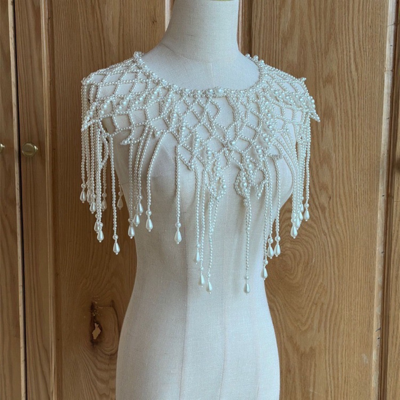 Pearl Trim Chain - Handgefertigte Perlen-Körperkette, Perlenbesetztes Westen-Oberteil mit Fransenquasten,